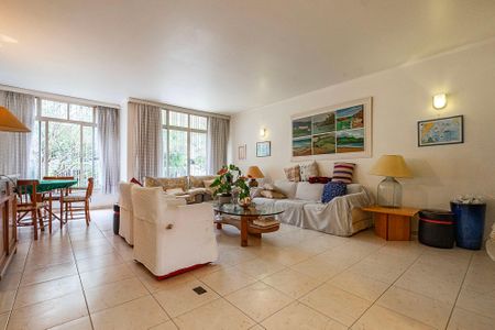 Casa à venda com 280m², 2 quartos e 3 vagasSala