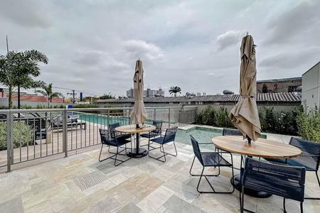 Apartamento para alugar com 30m², 1 quarto e 1 vaga Apartamento para alugar com 30m², 1 quarto e 1 vagaÁrea comum - Piscina