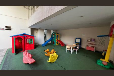 Apartamento à venda com 90m², 3 quartos e 2 vagas Apartamento à venda com 90m², 3 quartos e 2 vagasPlayground