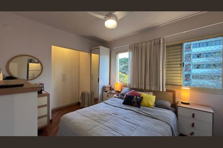 Apartamento à venda com 90m², 3 quartos e 2 vagas Apartamento à venda com 90m², 3 quartos e 2 vagasSuite