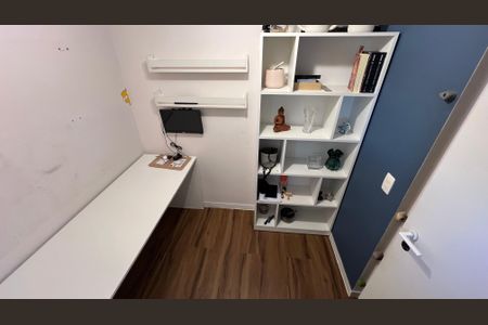 Apartamento à venda com 90m², 3 quartos e 2 vagas Apartamento à venda com 90m², 3 quartos e 2 vagasQuarto de Serviço