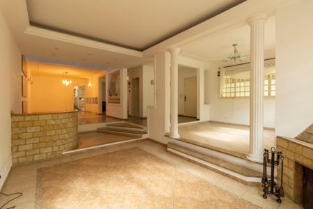 Casa à venda com 400m², 4 quartos e 6 vagasSala