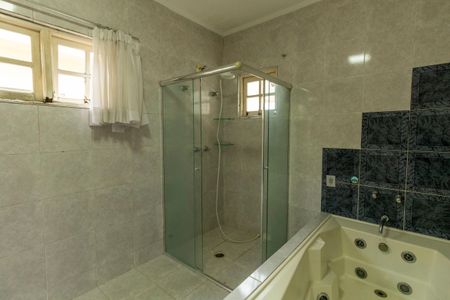 Casa à venda com 400m², 4 quartos e 6 vagasBanheiro da Suíte 1