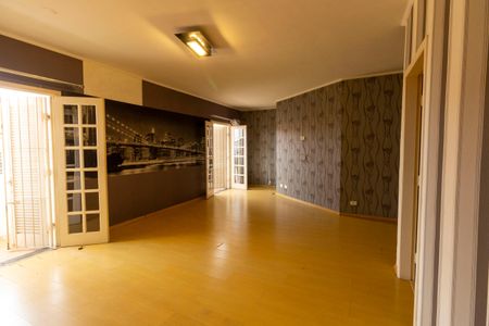 Casa à venda com 400m², 4 quartos e 6 vagasSuíte 1