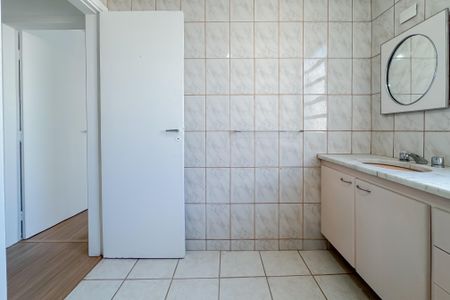 Apartamento à venda com 92m², 2 quartos e 1 vaga Apartamento à venda com 92m², 2 quartos e 1 vagaBanheiro Corredor