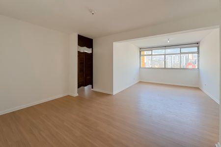 Apartamento à venda com 92m², 2 quartos e 1 vaga Apartamento à venda com 92m², 2 quartos e 1 vagaSala