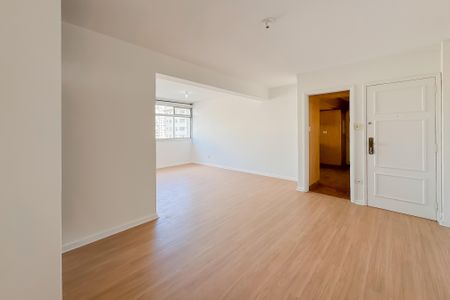 Apartamento à venda com 92m², 2 quartos e 1 vaga Apartamento à venda com 92m², 2 quartos e 1 vagaSala