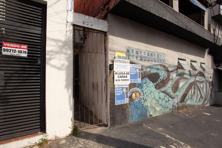 Casa para alugar com 35m², 2 quartos e sem vaga Casa para alugar com 35m², 2 quartos e sem vagaFACHADA