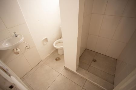 Casa para alugar com 35m², 2 quartos e sem vaga Casa para alugar com 35m², 2 quartos e sem vagaBANHEIRO