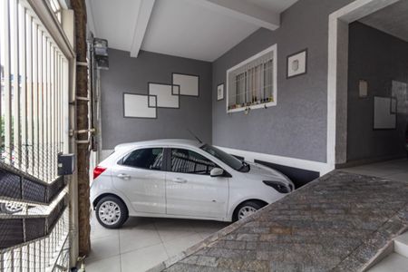 Casa à venda com 200m², 3 quartos e 4 vagas Casa à venda com 200m², 3 quartos e 4 vagasArea comumj