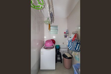 Casa à venda com 200m², 3 quartos e 4 vagas Casa à venda com 200m², 3 quartos e 4 vagasLavanderia