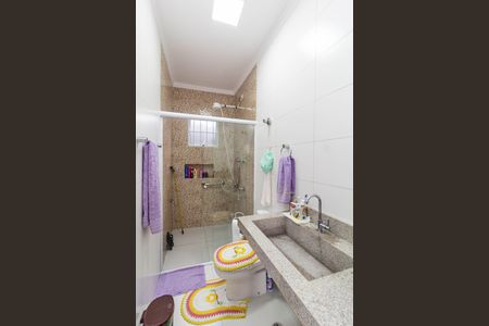 Casa à venda com 200m², 3 quartos e 4 vagas Casa à venda com 200m², 3 quartos e 4 vagasBanheiro /Suite