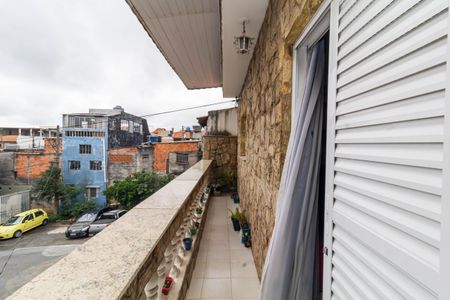 Casa à venda com 200m², 3 quartos e 4 vagas Casa à venda com 200m², 3 quartos e 4 vagasSavcada /Suite