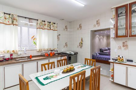 Casa à venda com 200m², 3 quartos e 4 vagas Casa à venda com 200m², 3 quartos e 4 vagasCozinha