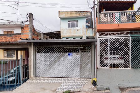 Casa à venda com 160m², 4 quartos e 2 vagas Casa à venda com 160m², 4 quartos e 2 vagasFachada
