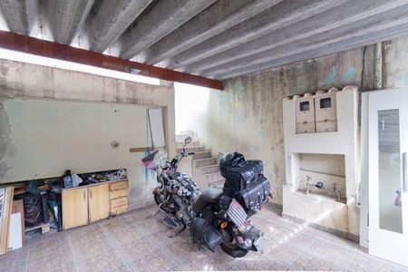 Casa à venda com 160m², 4 quartos e 2 vagas Casa à venda com 160m², 4 quartos e 2 vagasGaragem