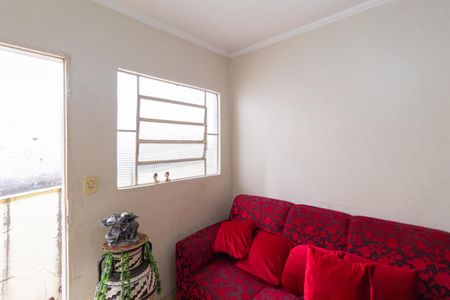 Casa à venda com 160m², 4 quartos e 2 vagas Casa à venda com 160m², 4 quartos e 2 vagasSala