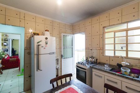 Casa à venda com 160m², 4 quartos e 2 vagas Casa à venda com 160m², 4 quartos e 2 vagasCozinha