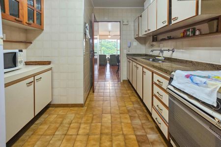 Apartamento para alugar com 140m², 3 quartos e 2 vagascozinha