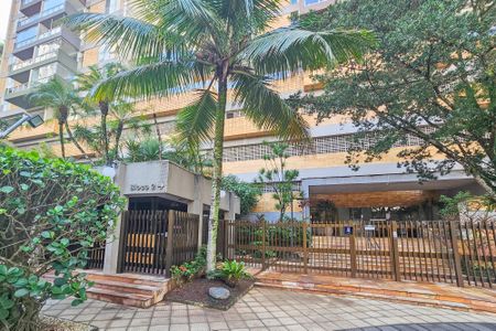 Apartamento para alugar com 140m², 3 quartos e 2 vagasFachada