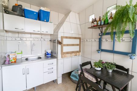 Casa de condomínio à venda com 175m², 3 quartos e 2 vagasChurrasqueira