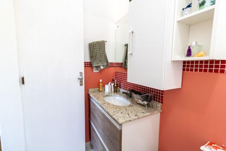 Casa de condomínio à venda com 175m², 3 quartos e 2 vagasBanheiro da Suíte