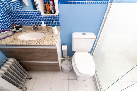 Casa de condomínio à venda com 175m², 3 quartos e 2 vagasBanheiro