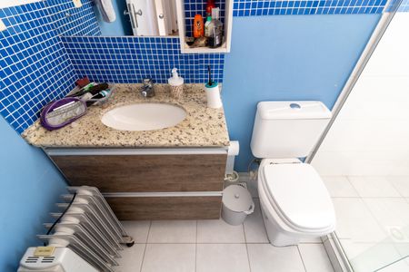 Casa de condomínio à venda com 175m², 3 quartos e 2 vagasBanheiro