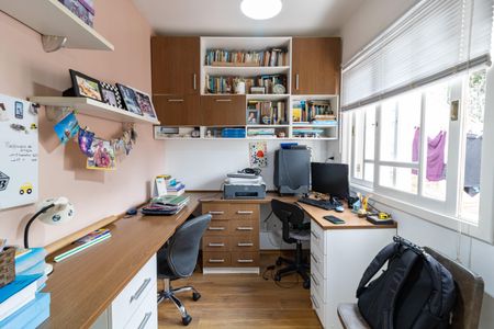 Casa de condomínio à venda com 175m², 3 quartos e 2 vagasQuarto 1