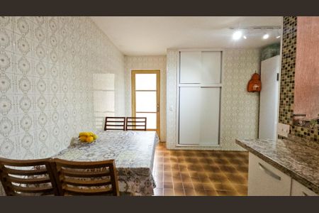 Casa à venda com 300m², 3 quartos e 3 vagasCozinha