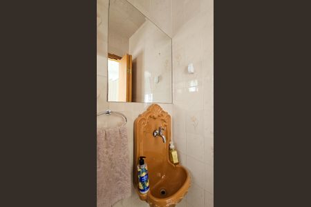 Casa à venda com 300m², 3 quartos e 3 vagasBanheiro 2