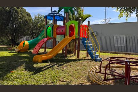 Apartamento à venda com 77m², 2 quartos e 2 vagasÁrea comum - Playground