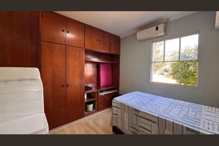 Apartamento à venda com 77m², 2 quartos e 2 vagasQuarto 2