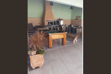 Casa à venda com 329m², 4 quartos e 4 vagas Casa à venda com 329m², 4 quartos e 4 vagasFoto 01