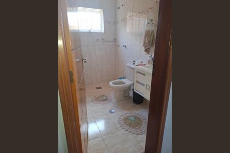 Casa à venda com 329m², 4 quartos e 4 vagas Casa à venda com 329m², 4 quartos e 4 vagasFoto 01