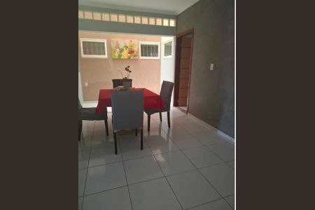 Casa à venda com 329m², 4 quartos e 4 vagas Casa à venda com 329m², 4 quartos e 4 vagasFoto 01