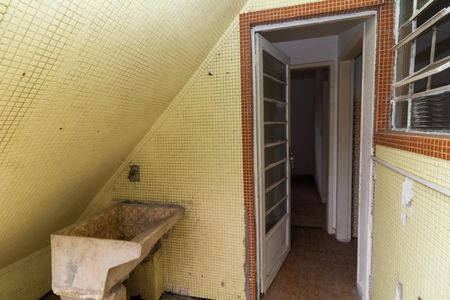 Casa à venda com 246m², 8 quartos e sem vagaÁrea de Serviço