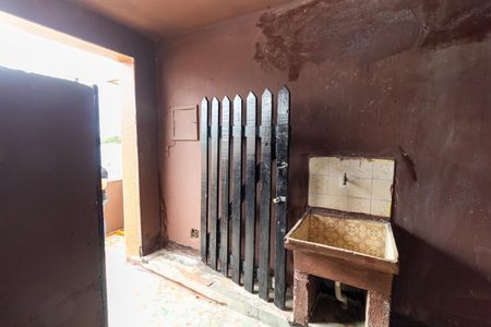 Casa à venda com 246m², 8 quartos e sem vagaÁrea de Serviço