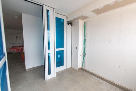 Apartamento à venda com 149m², 3 quartos e 2 vagas Apartamento à venda com 149m², 3 quartos e 2 vagasÁrea de Serviço