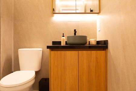 Studio para alugar com 25m², 1 quarto e 1 vaga Studio para alugar com 25m², 1 quarto e 1 vagaBanheiro