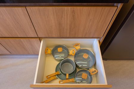 Studio para alugar com 25m², 1 quarto e 1 vaga Studio para alugar com 25m², 1 quarto e 1 vagaStudio - detalhe - utensílios