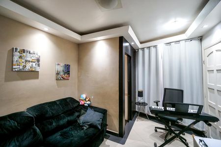 Casa à venda com 183m², 3 quartos e 3 vagas Casa à venda com 183m², 3 quartos e 3 vagasSala