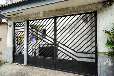 Casa à venda com 183m², 3 quartos e 3 vagas Casa à venda com 183m², 3 quartos e 3 vagasFachada e placa