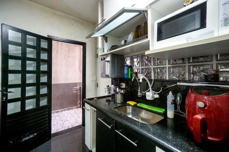 Casa à venda com 183m², 3 quartos e 3 vagas Casa à venda com 183m², 3 quartos e 3 vagasCopa e cozinha