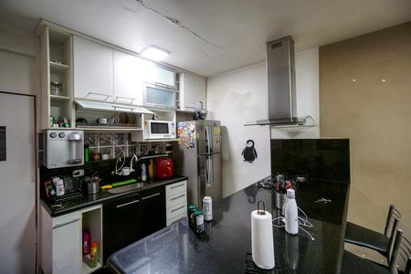 Casa à venda com 183m², 3 quartos e 3 vagas Casa à venda com 183m², 3 quartos e 3 vagasCopa e cozinha