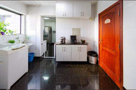 Apartamento à venda com 120m², 3 quartos e 2 vagasÁrea de serviço