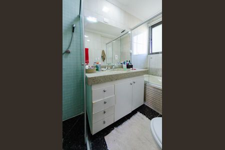 Apartamento à venda com 120m², 3 quartos e 2 vagasBanheiro suíte