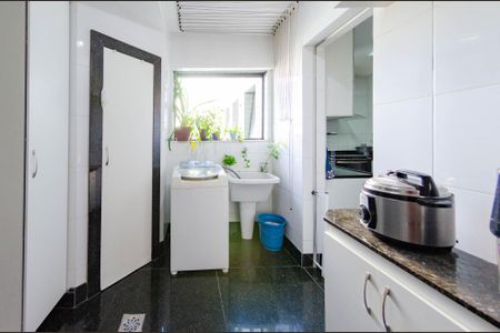 Apartamento à venda com 120m², 3 quartos e 2 vagasÁrea de serviço