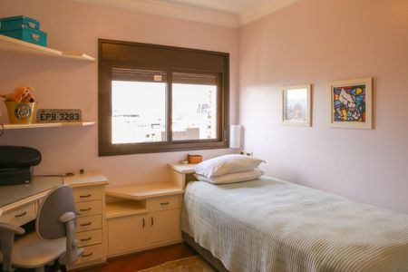 Apartamento à venda com 200m², 4 quartos e 3 vagas Apartamento à venda com 200m², 4 quartos e 3 vagasSuíte 2
