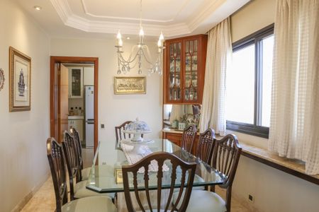 Apartamento à venda com 200m², 4 quartos e 3 vagas Apartamento à venda com 200m², 4 quartos e 3 vagasSala de Jantar